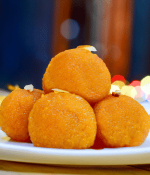 Rava Laddu - Snack that Begins with R